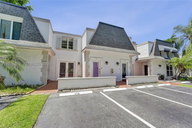 2716 NE 8th St 2716, Hallandale Beach, FL 33009