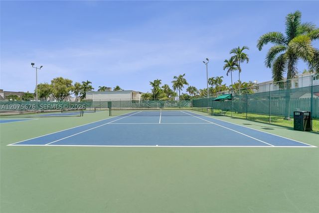 2716 NE 8th St 2716, Hallandale Beach, FL 33009