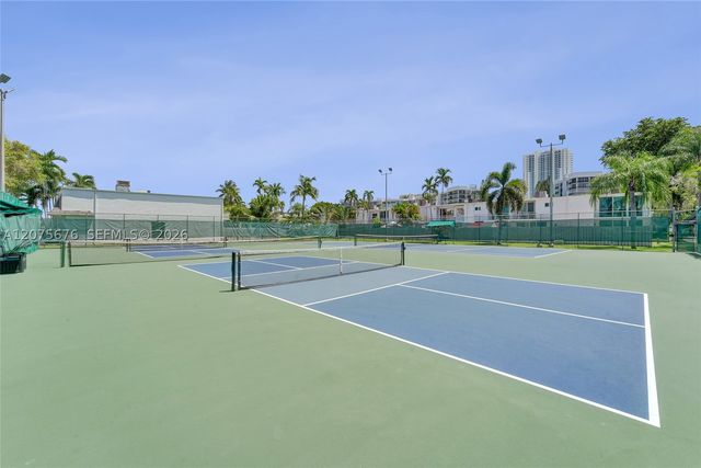 2716 NE 8th St 2716, Hallandale Beach, FL 33009