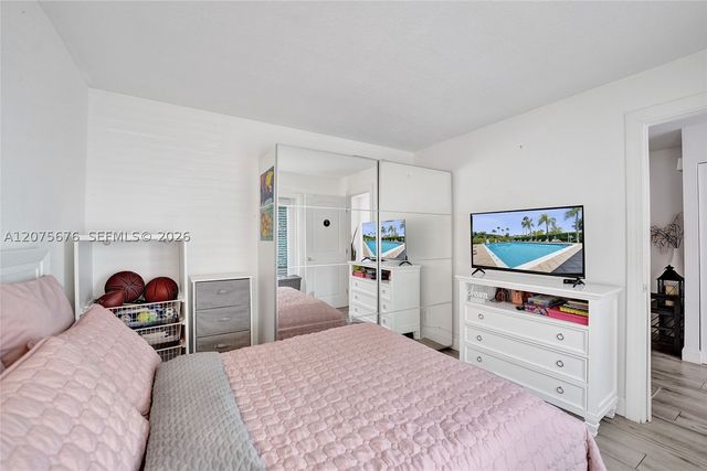 2716 NE 8th St 2716, Hallandale Beach, FL 33009