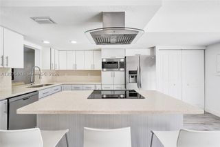 2716 NE 8th St 2716, Hallandale Beach, FL 33009