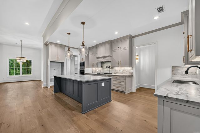 217 Gardens Gate Circle, Hot Springs, AR 71901
