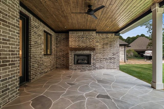217 Gardens Gate Circle, Hot Springs, AR 71901