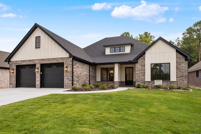 217 Gardens Gate Circle, Hot Springs, AR 71901
