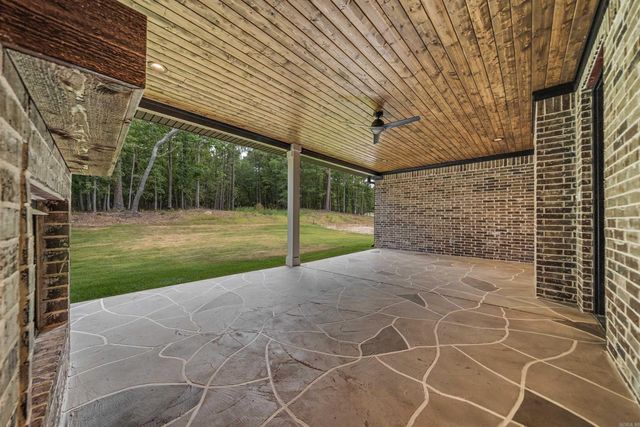 217 Gardens Gate Circle, Hot Springs, AR 71901