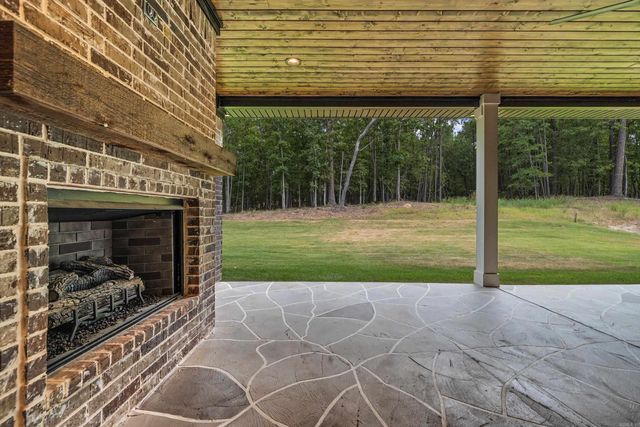 217 Gardens Gate Circle, Hot Springs, AR 71901