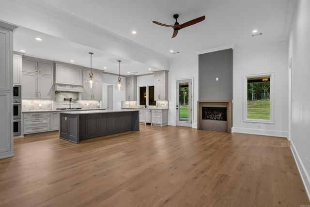 217 Gardens Gate Circle, Hot Springs, AR 71901