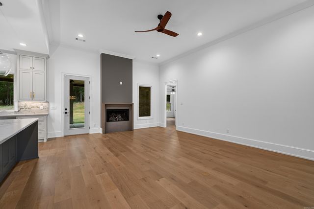 217 Gardens Gate Circle, Hot Springs, AR 71901