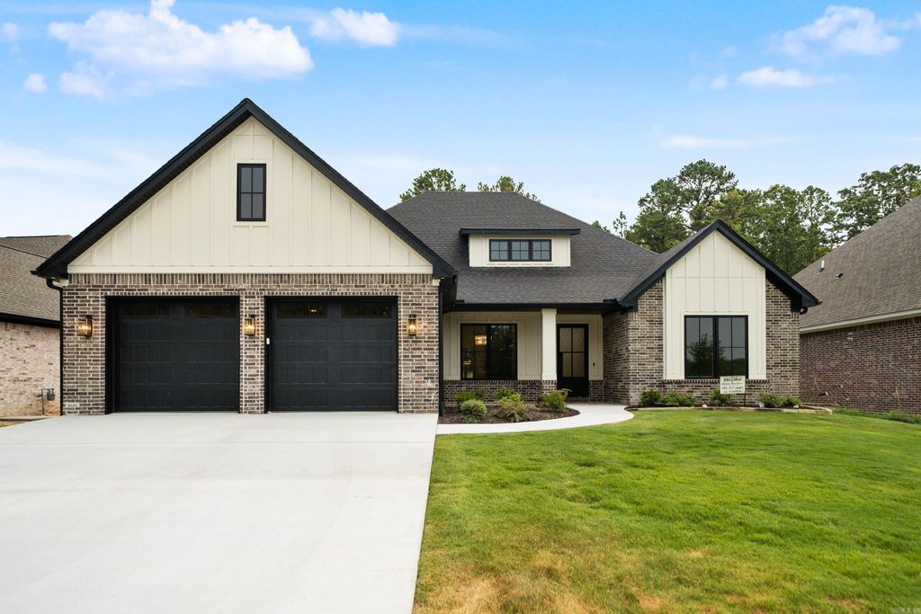 217 Gardens Gate Circle, Hot Springs, AR 71901