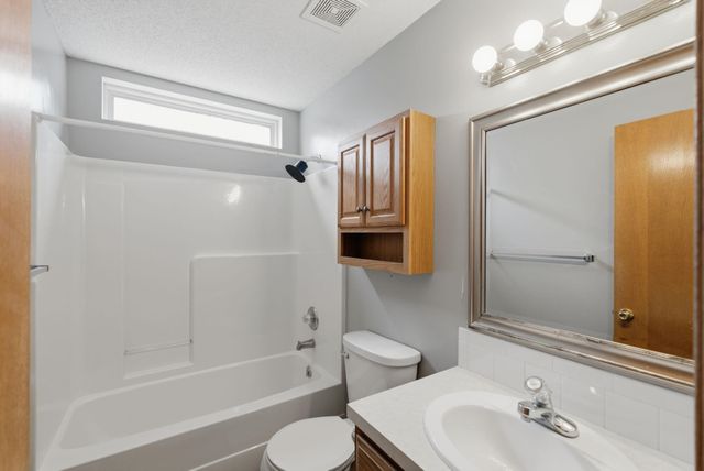 809 N Bay Country, Wichita, KS 67235