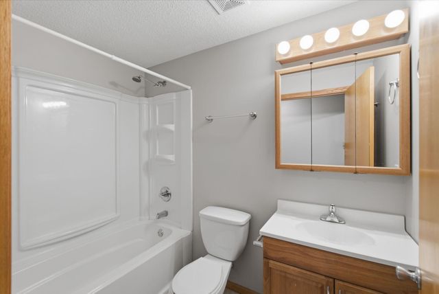 809 N Bay Country, Wichita, KS 67235
