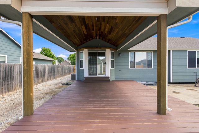809 N Bay Country, Wichita, KS 67235