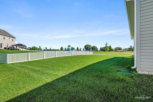 901 S Wind Drive, Sandwich, IL 60548