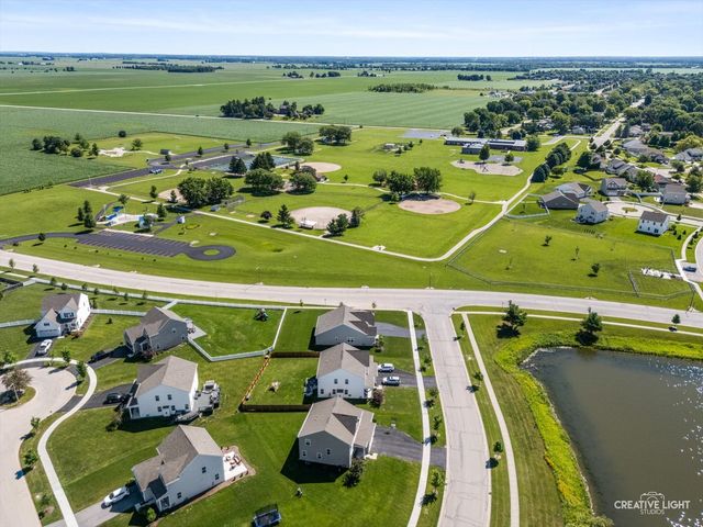 901 S Wind Drive, Sandwich, IL 60548