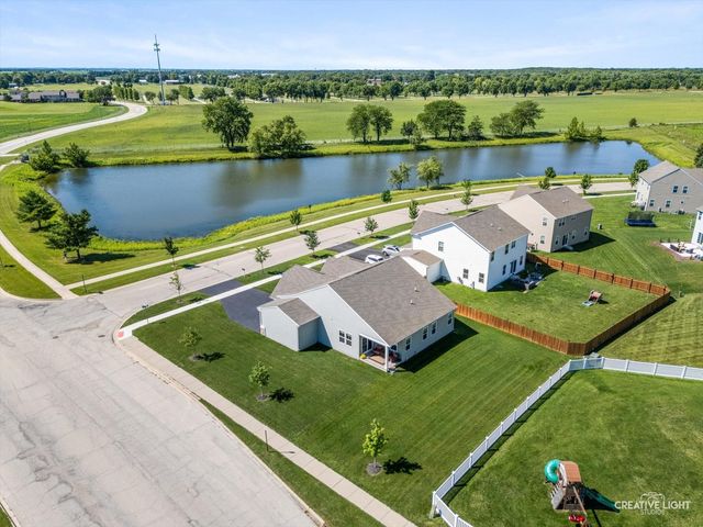 901 S Wind Drive, Sandwich, IL 60548