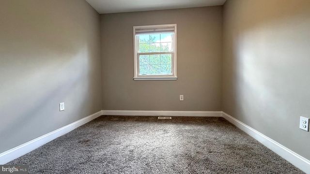 2819 BANKS CT, Dumfries, VA 22026