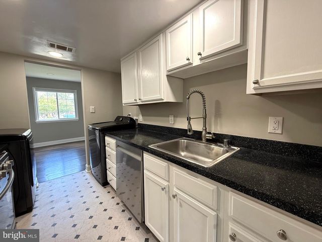 2819 BANKS CT, Dumfries, VA 22026