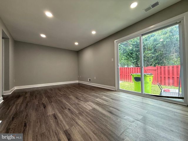2819 BANKS CT, Dumfries, VA 22026