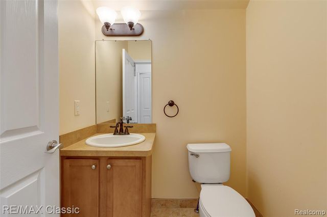 8114 Heron Hills Drive, Walled Lake, MI 48390