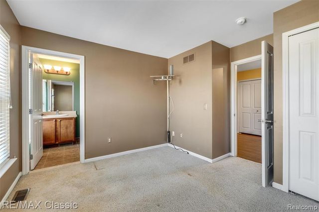 8114 Heron Hills Drive, Walled Lake, MI 48390