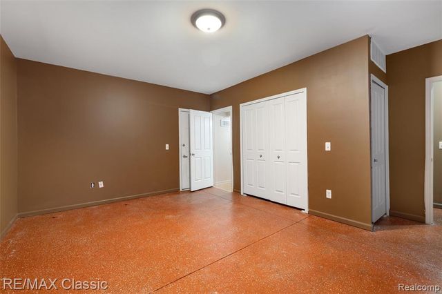 8114 Heron Hills Drive, Walled Lake, MI 48390