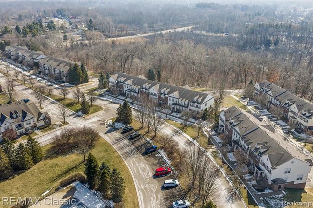 8114 Heron Hills Drive, Walled Lake, MI 48390