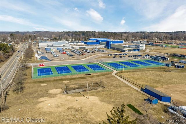 8114 Heron Hills Drive, Walled Lake, MI 48390