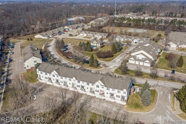 8114 Heron Hills Drive, Walled Lake, MI 48390