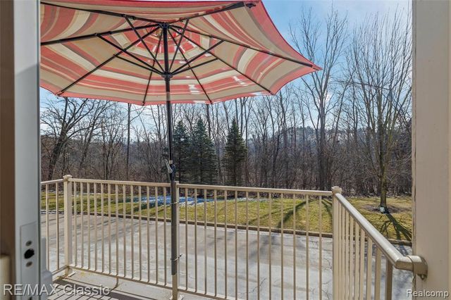8114 Heron Hills Drive, Walled Lake, MI 48390
