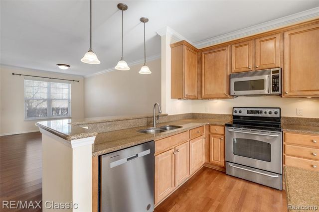 8114 Heron Hills Drive, Walled Lake, MI 48390