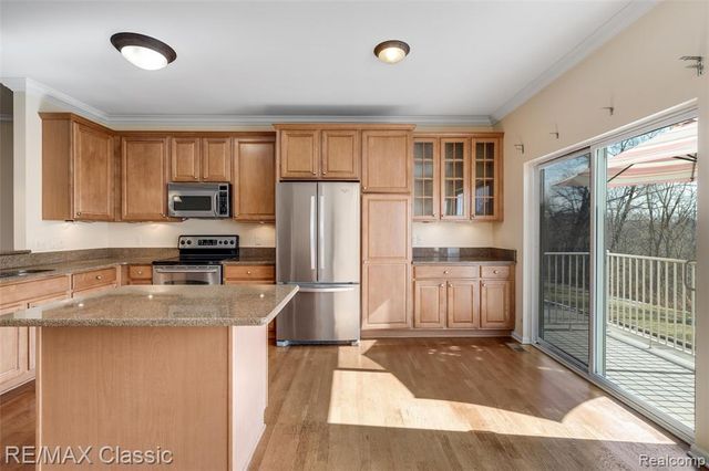 8114 Heron Hills Drive, Walled Lake, MI 48390