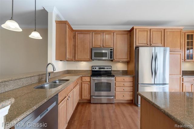 8114 Heron Hills Drive, Walled Lake, MI 48390