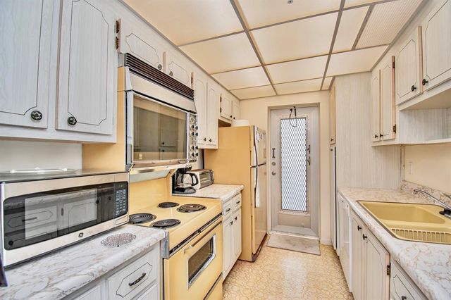 3101 S Ocean Boulevard 322, Highland Beach, FL 33487