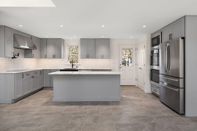 1 Shore Drive, Harwich, MA 02645