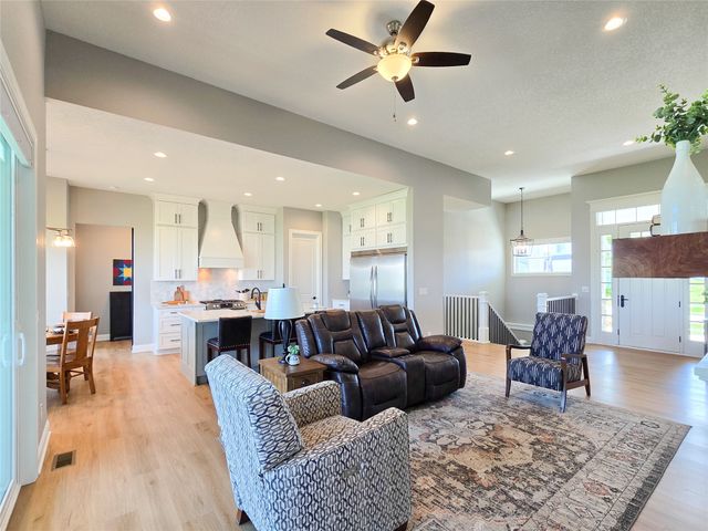 1727 Roebling Road, Adel, IA 50003