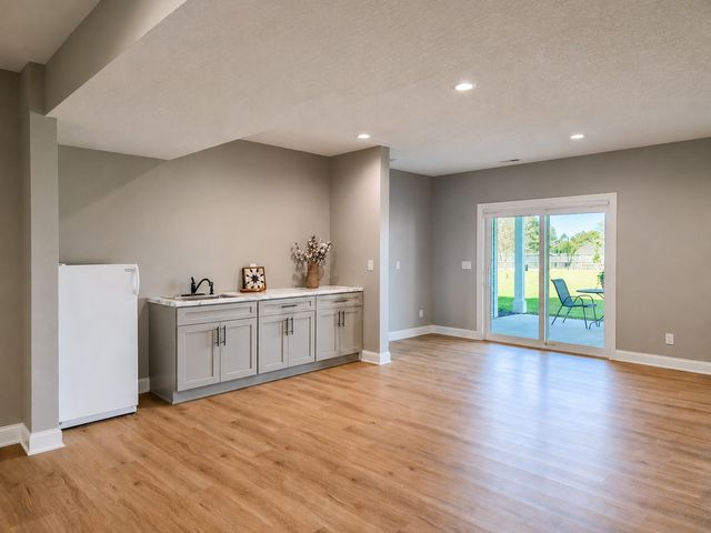 1727 Roebling Road, Adel, IA 50003