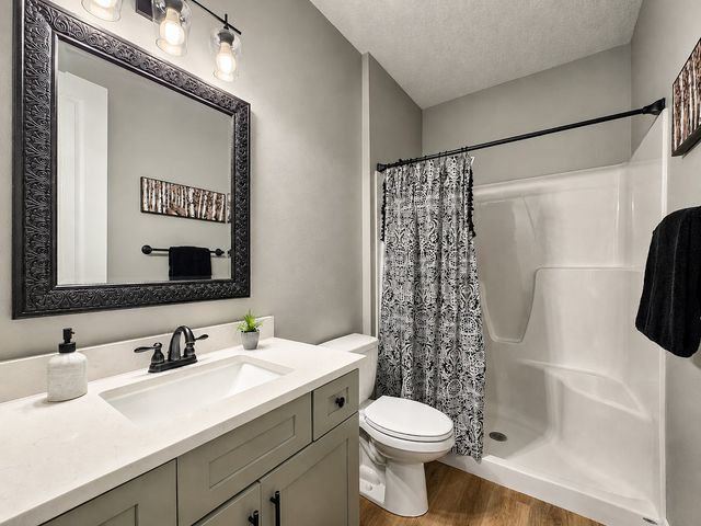 1727 Roebling Road, Adel, IA 50003