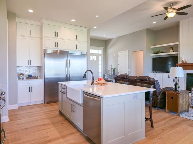1727 Roebling Road, Adel, IA 50003