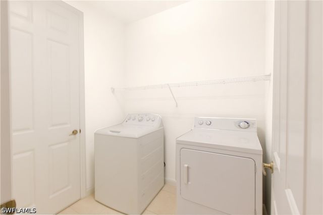 1395 Mariposa CIR 104, Naples, FL 34105