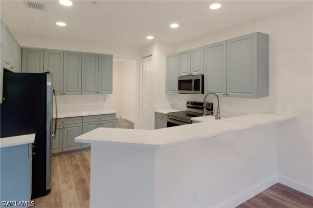 1395 Mariposa CIR 104, Naples, FL 34105