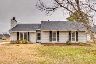 10932 Copper Field Drive, Pineville, NC 28134