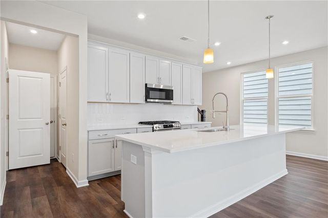 744 Smokey Quartz Way, Kennesaw, GA 30144