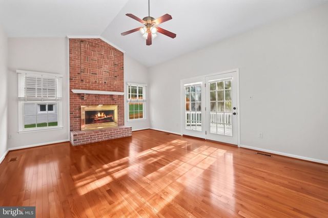 7912 BRACKSFORD CT, Fairfax Station, VA 22039