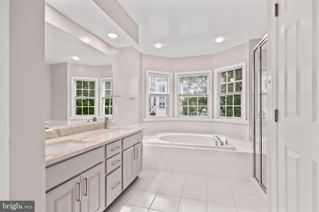 7912 BRACKSFORD CT, Fairfax Station, VA 22039