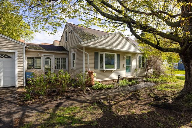 147 Hilltop Road, Greece, NY 14616