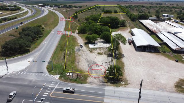 1801 S Mechanic, El Campo, TX 77437