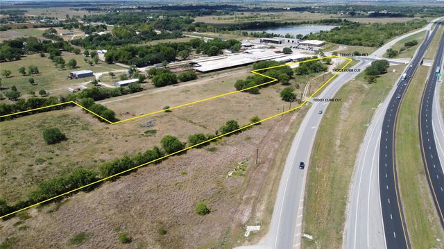 1801 S Mechanic, El Campo, TX 77437