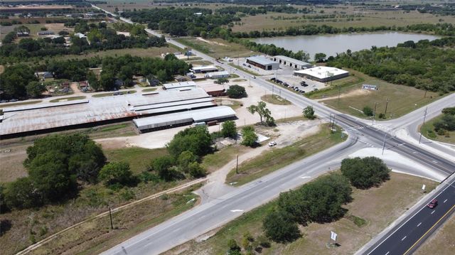 1801 S Mechanic, El Campo, TX 77437