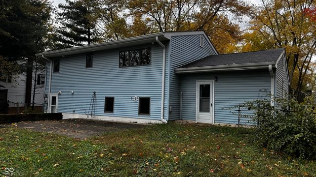 3023 Fairlawn Drive, Columbus, IN 47203