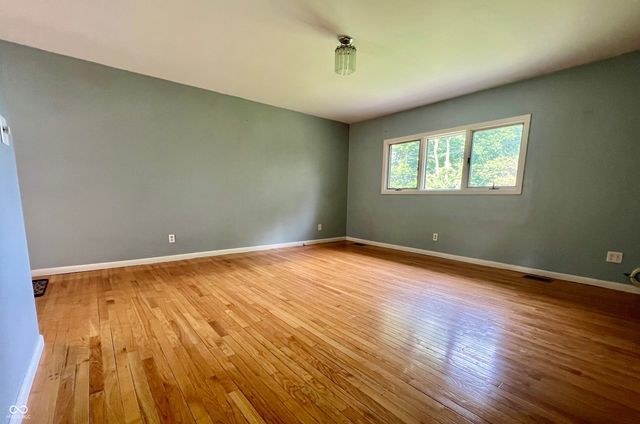 3023 Fairlawn Drive, Columbus, IN 47203